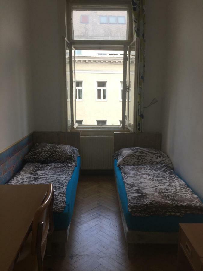 Chichilli Hostel Viena Exterior foto